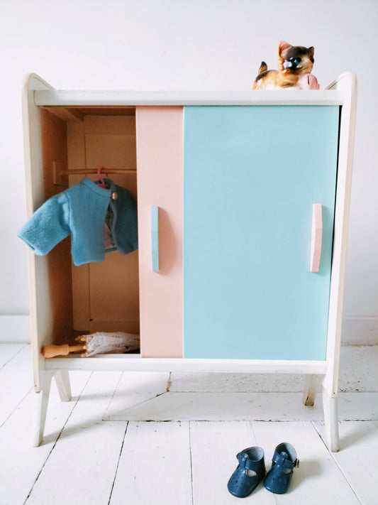 Garde-robe/ armoire/ meuble de poupée en bois 50-60's