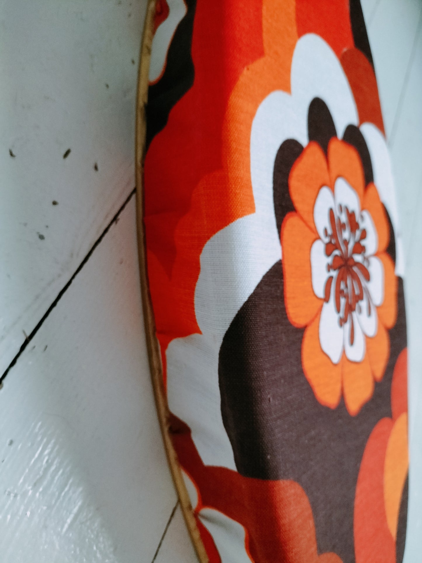 Ancienne boîte de chocolaterie en carton et tissu