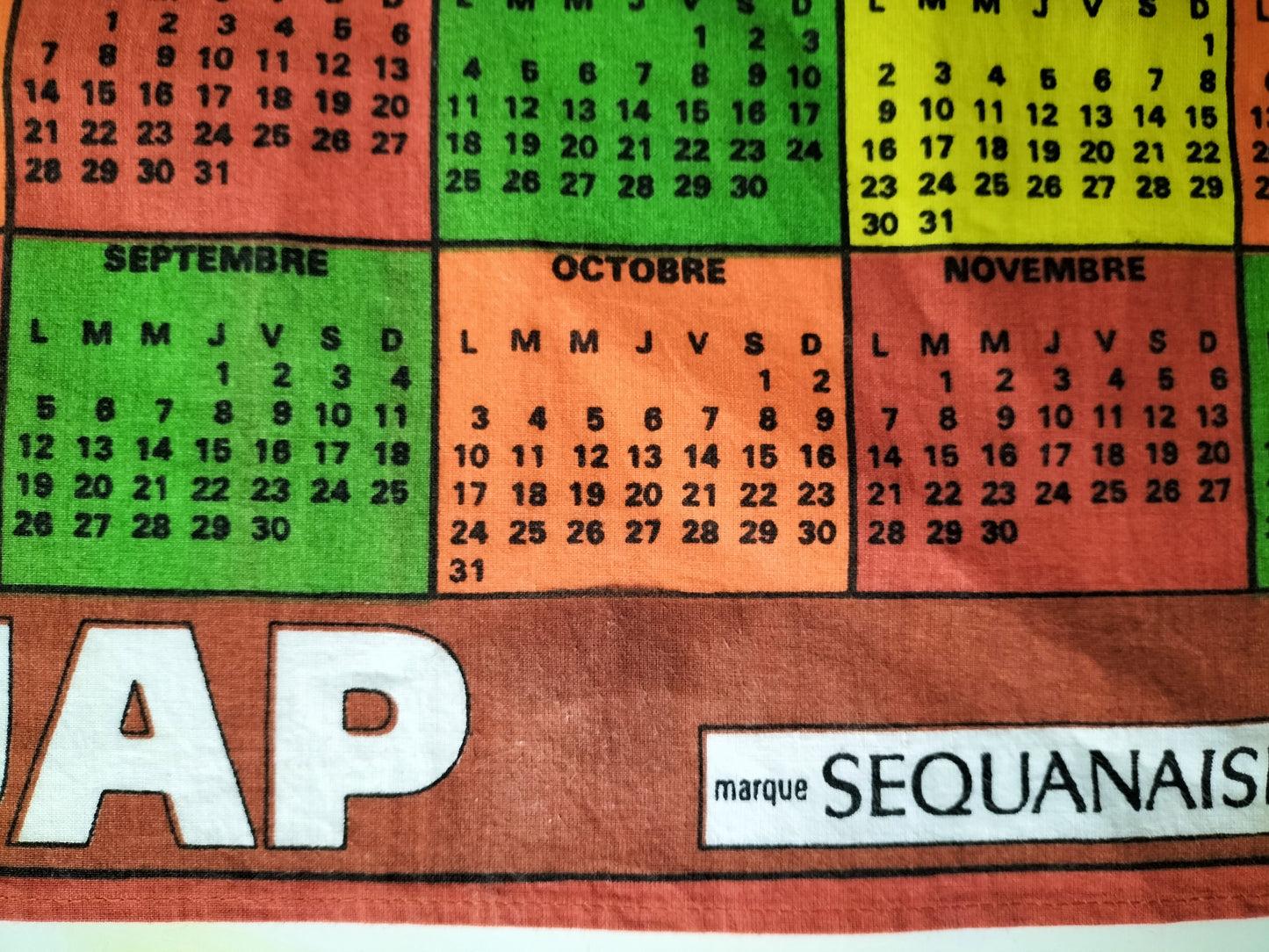 Torchon calendrier 1977