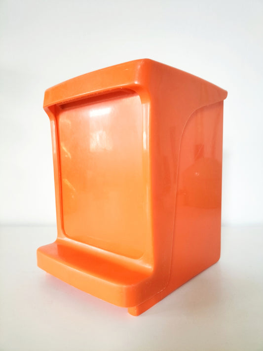 Petite poubelle en plastique