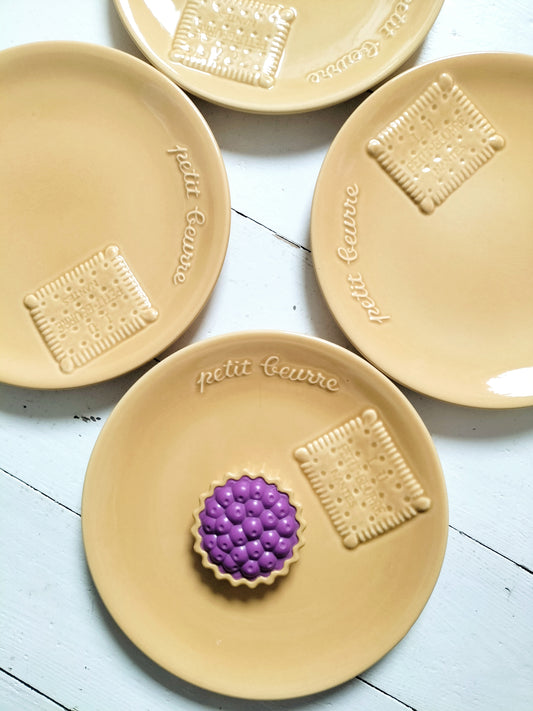Ensemble de 4 assiettes à dessert Lu Petit-Beurre Nantes réservées Laurence