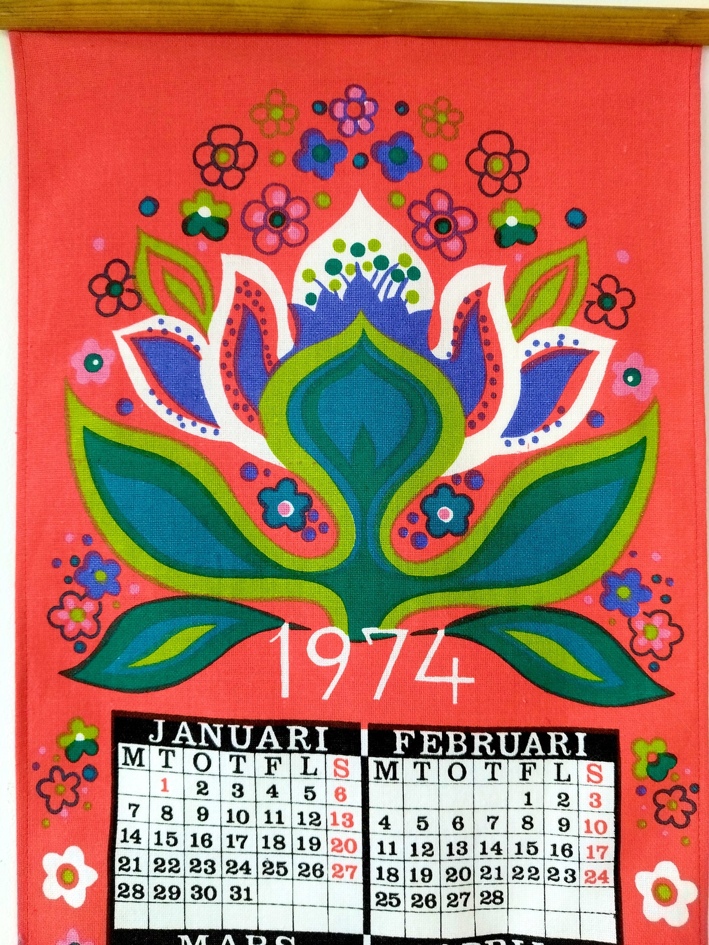 Calendrier 1974 mural en tissu