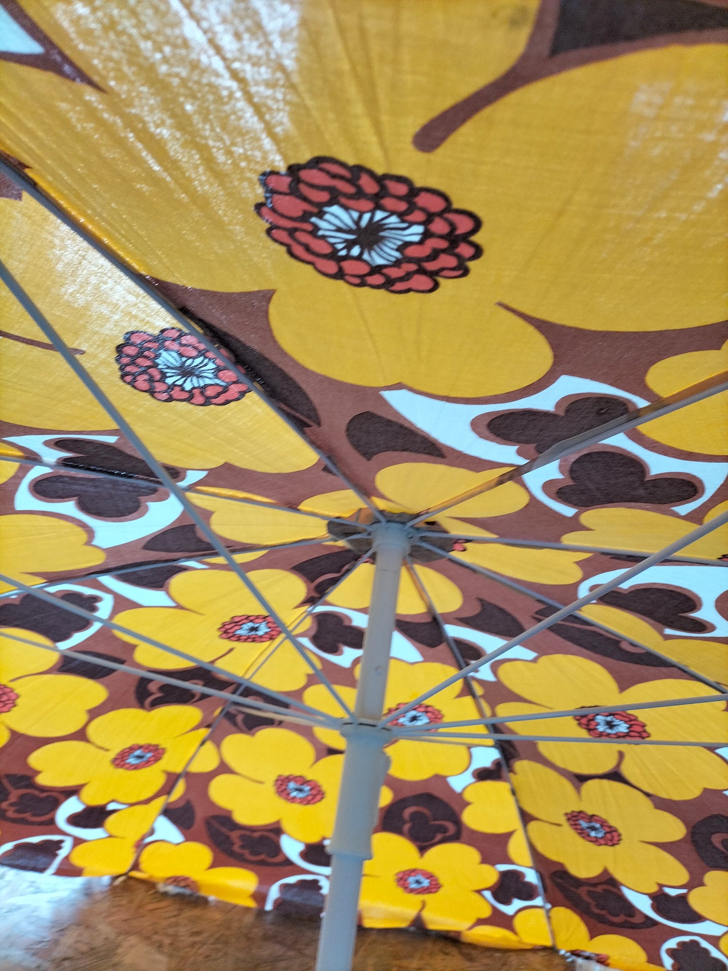 Grand parasol à franges vintage