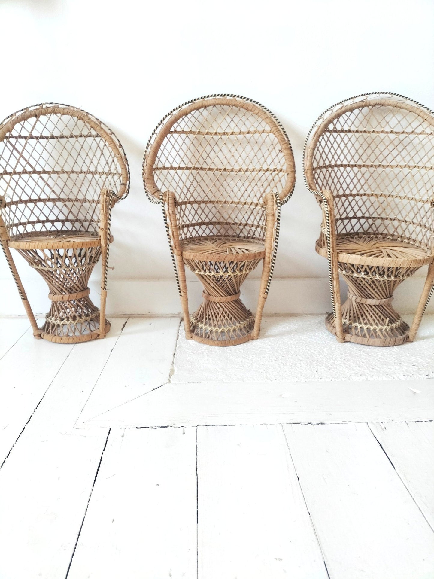 Fauteuil Emmanuelle miniature/ porte-plante