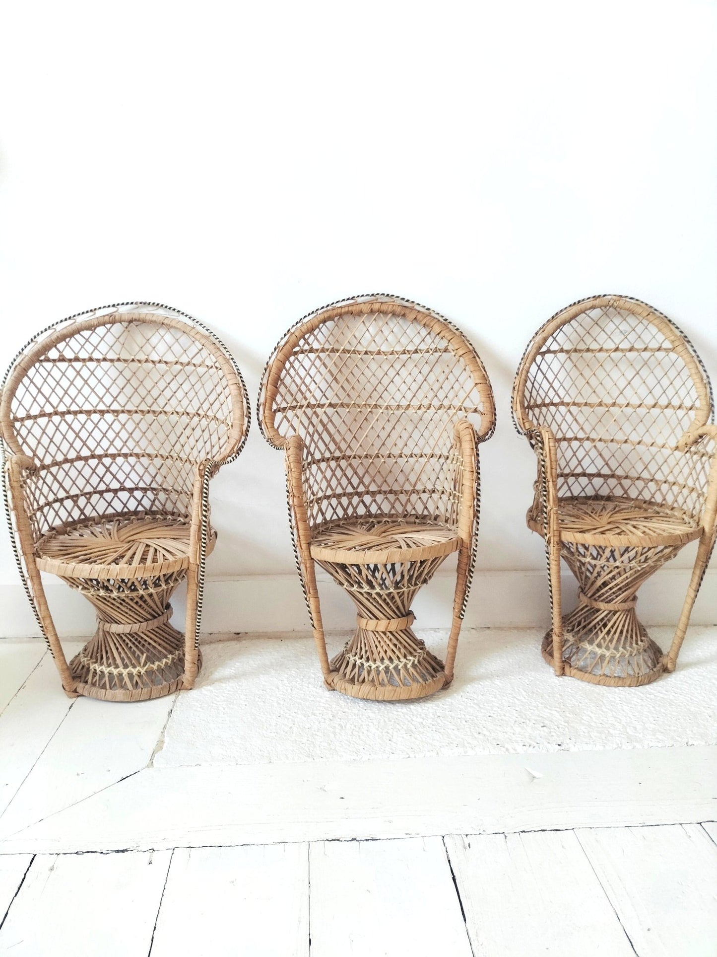 Fauteuil Emmanuelle miniature/ porte-plante