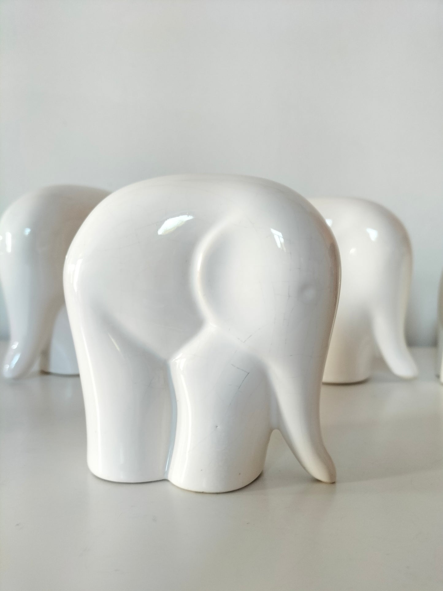 Ensemble de 4 éléphants en céramique