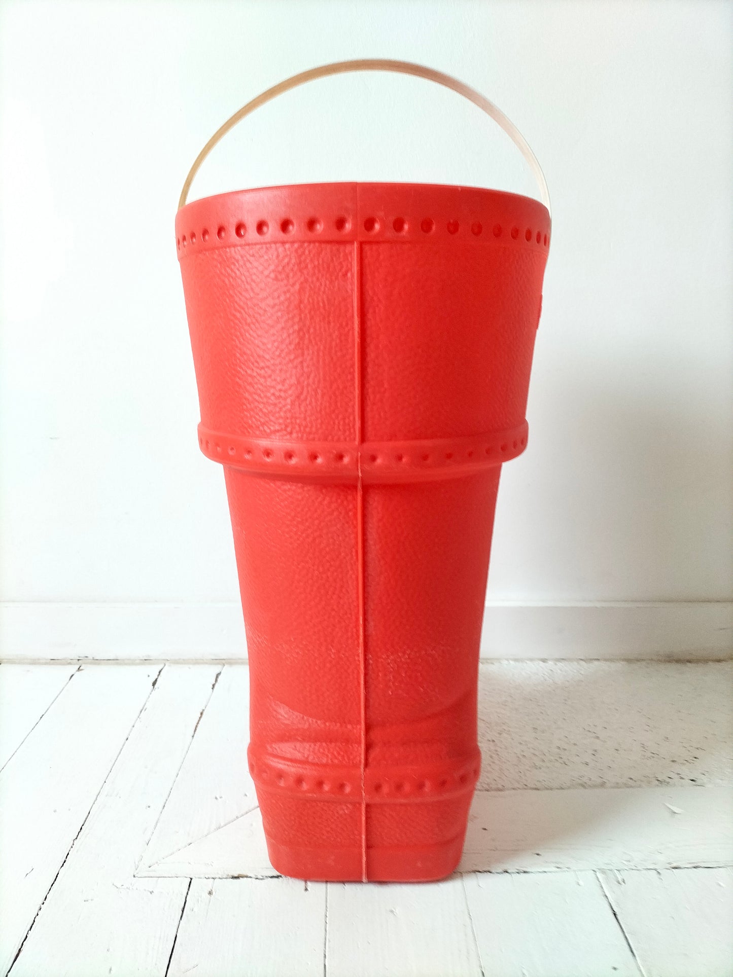 Énorme botte de Noël en plastique - ancien contenant publicitaire de lessive