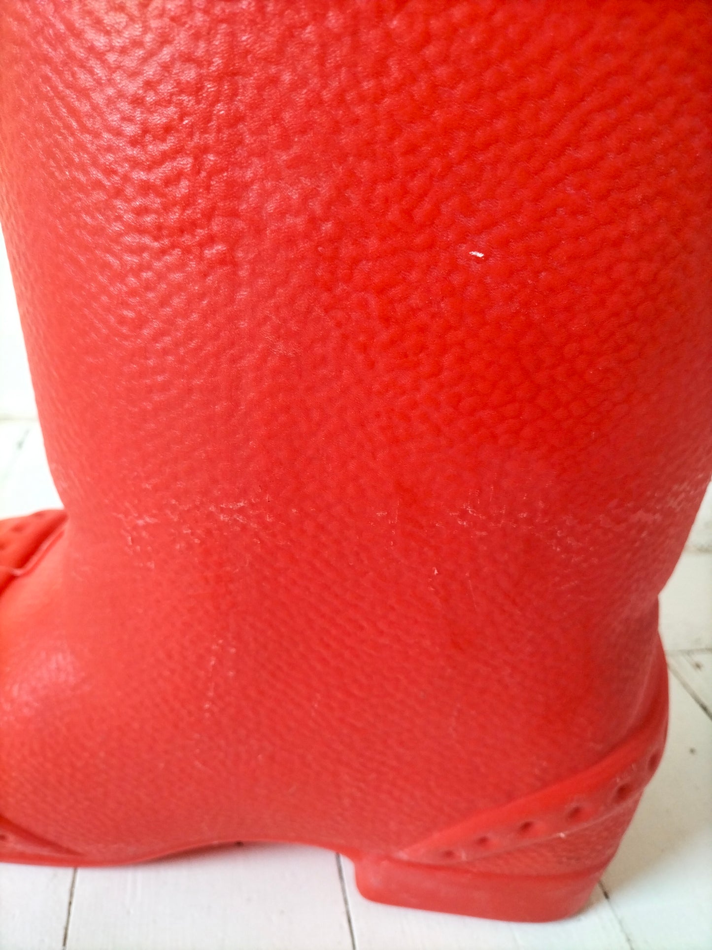 Énorme botte de Noël en plastique - ancien contenant publicitaire de lessive