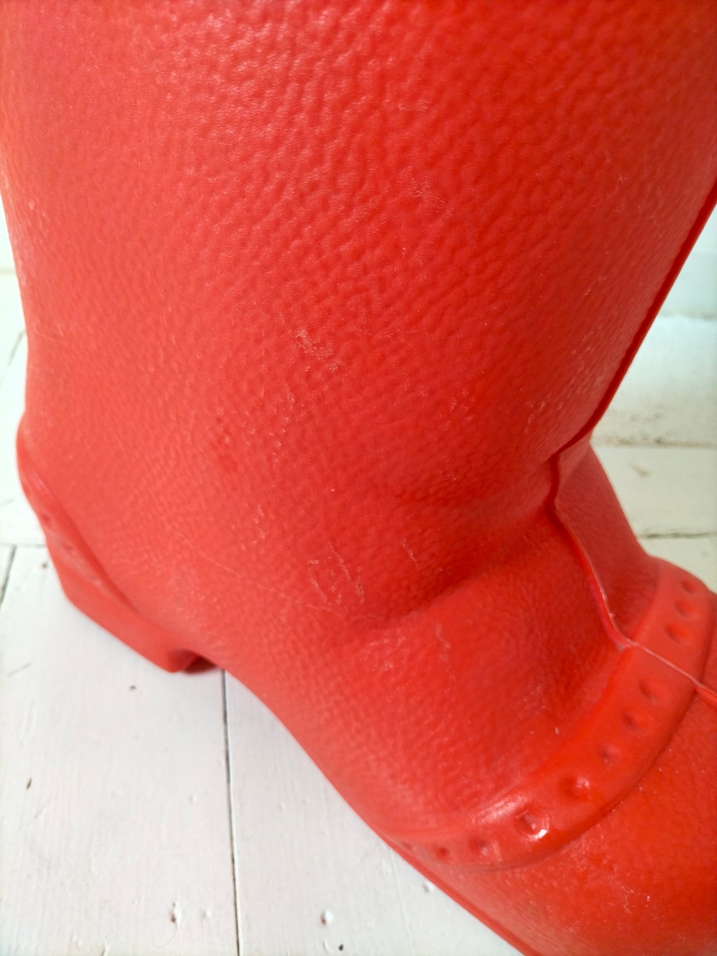 Énorme botte de Noël en plastique - ancien contenant publicitaire de lessive