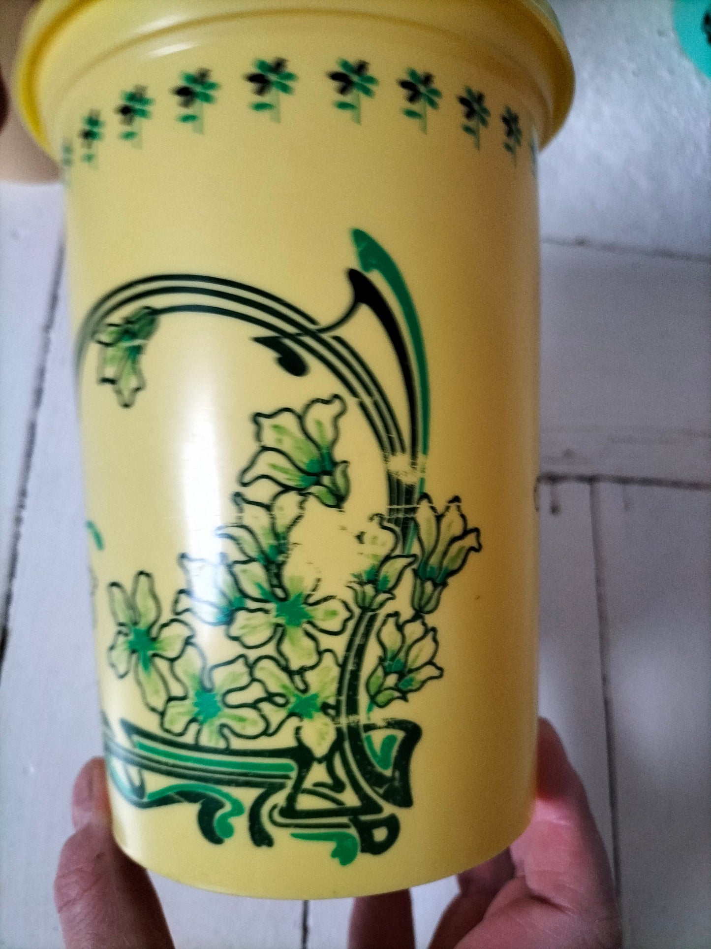 Boîte en plastique Yoplait vintage au choix