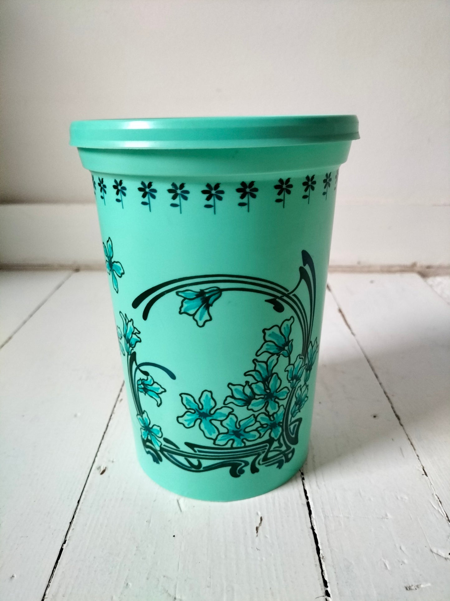 Boîte en plastique Yoplait vintage au choix
