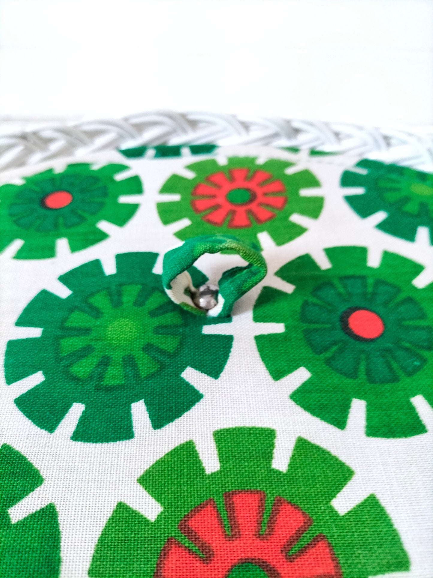 Boîte/ panier à couture travailleuse tissu et scoubidou