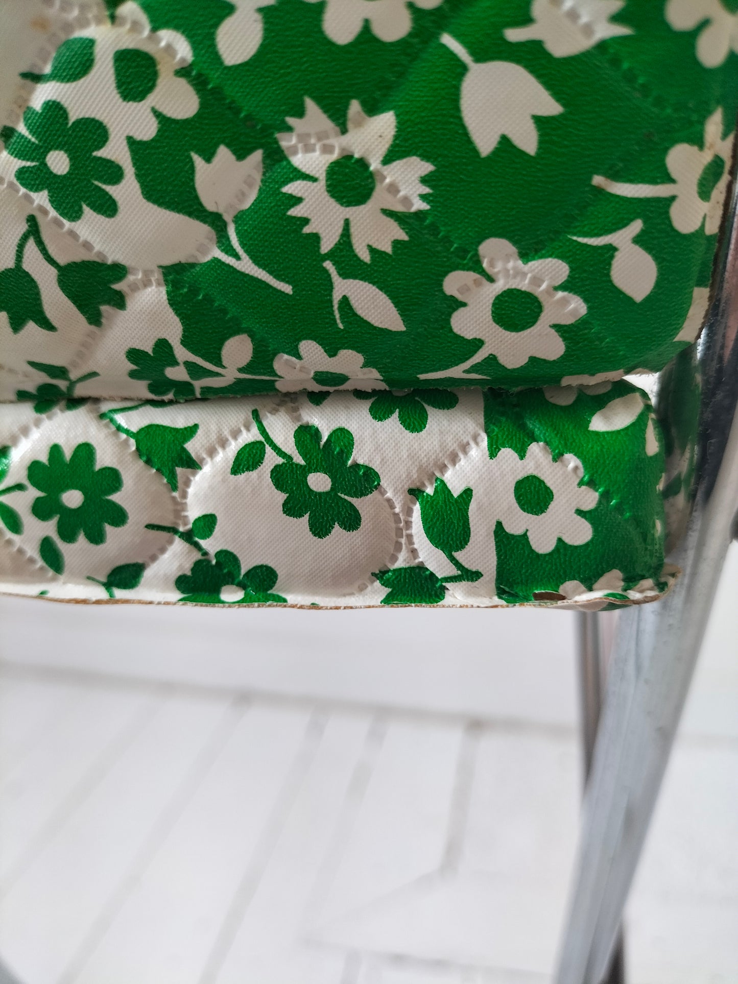Chaise haute pour poupée