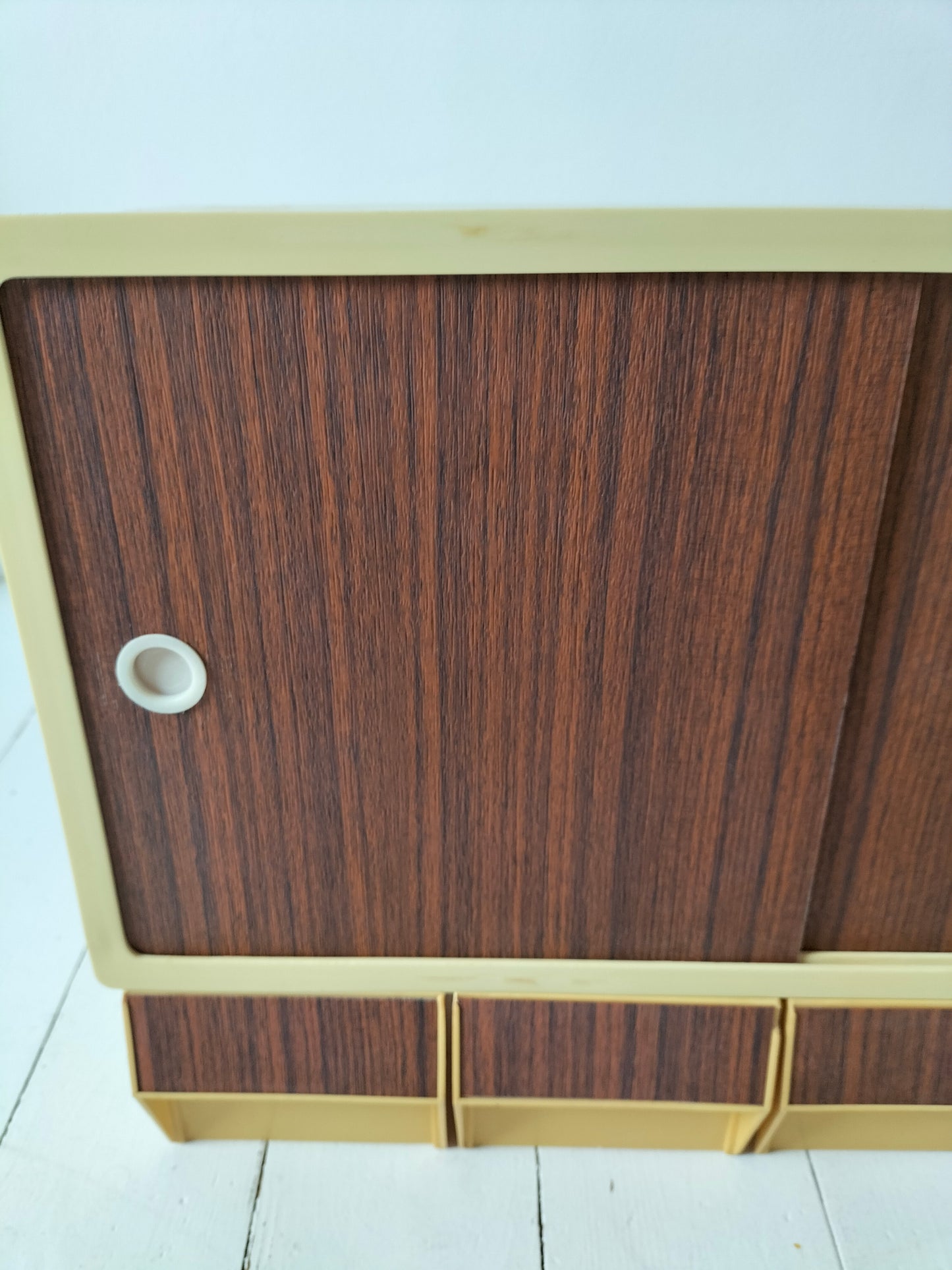 Petite armoire murale made in Holland