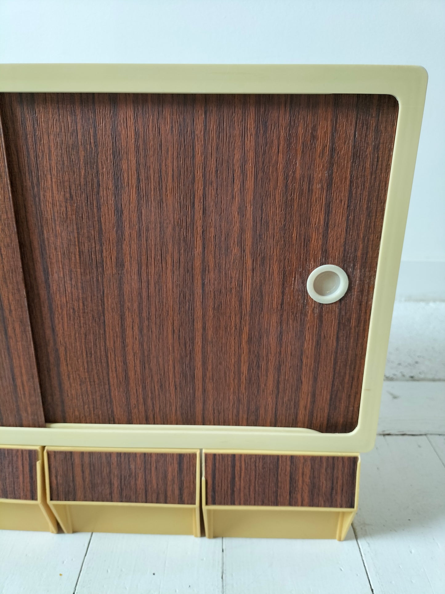 Petite armoire murale made in Holland