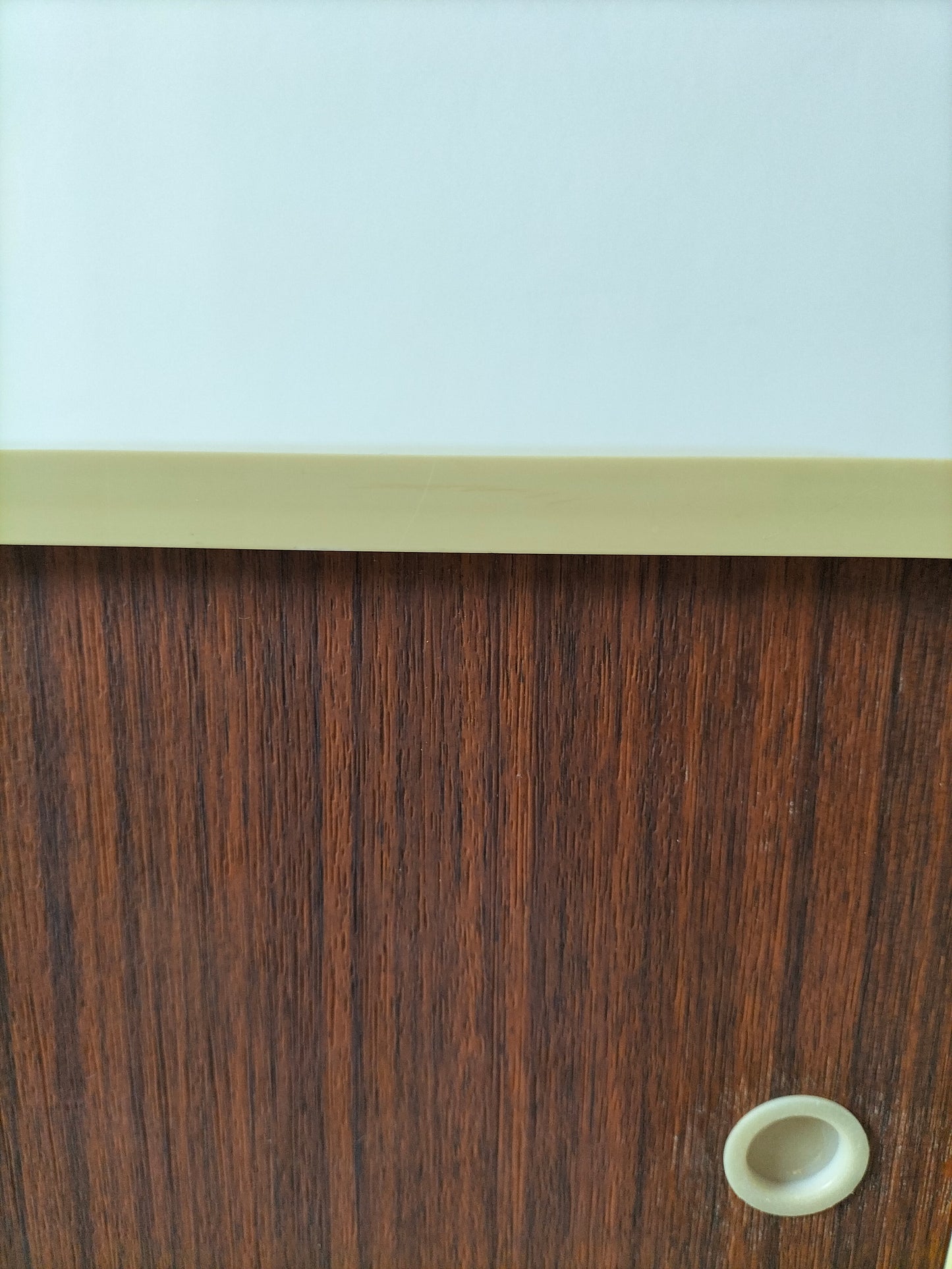 Petite armoire murale made in Holland