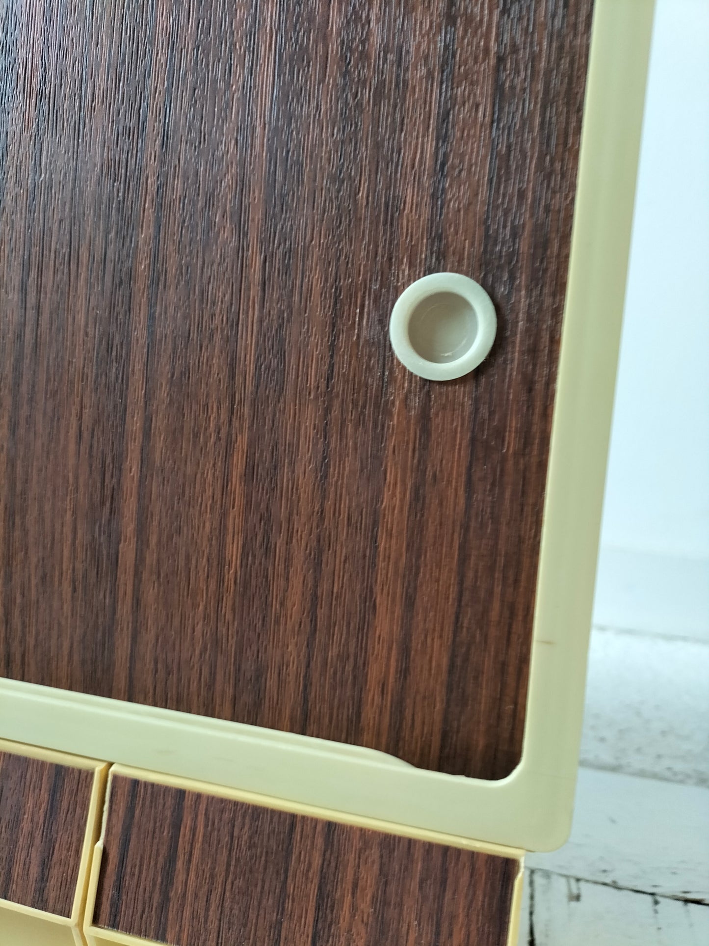 Petite armoire murale made in Holland