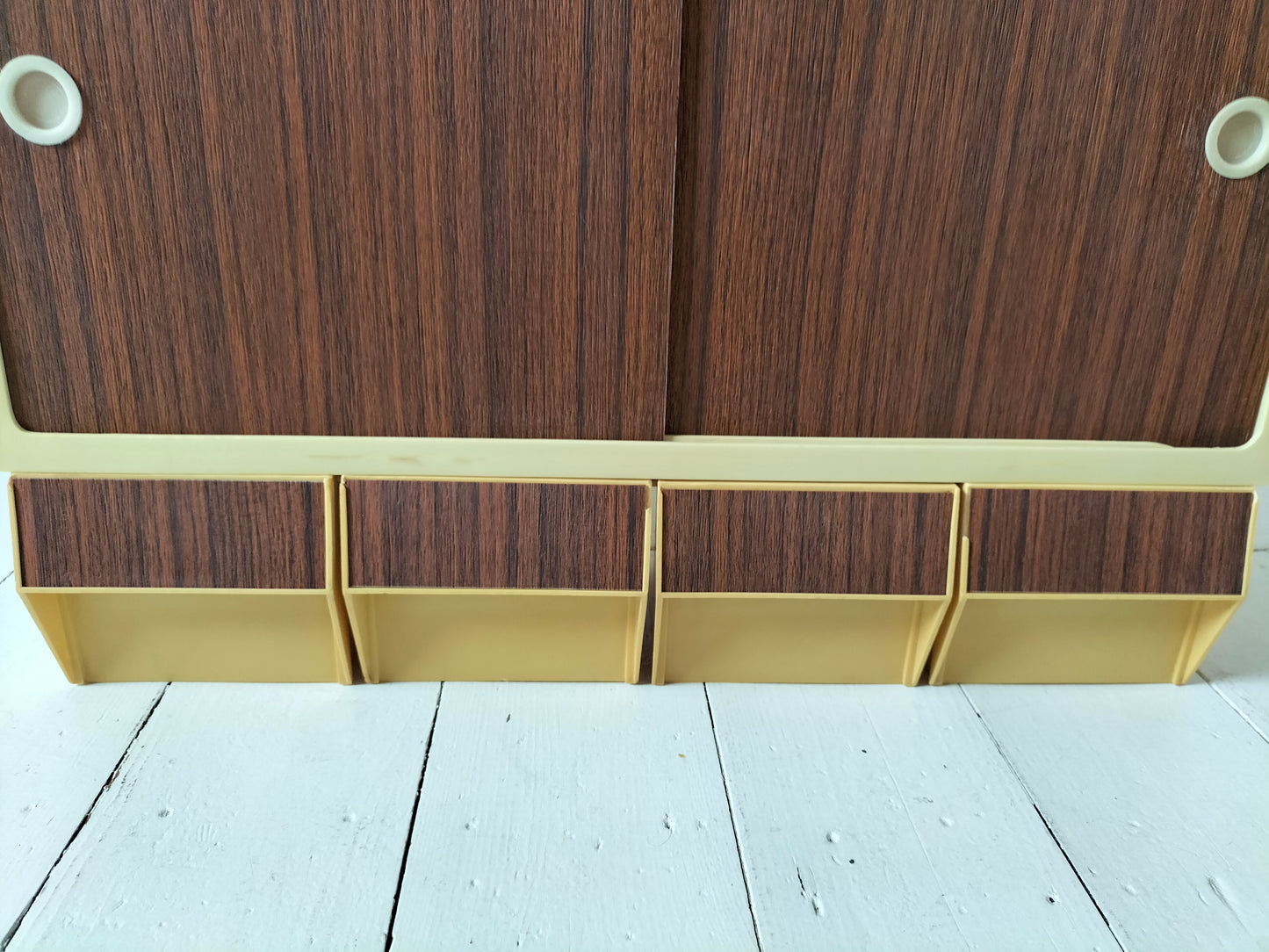 Petite armoire murale made in Holland