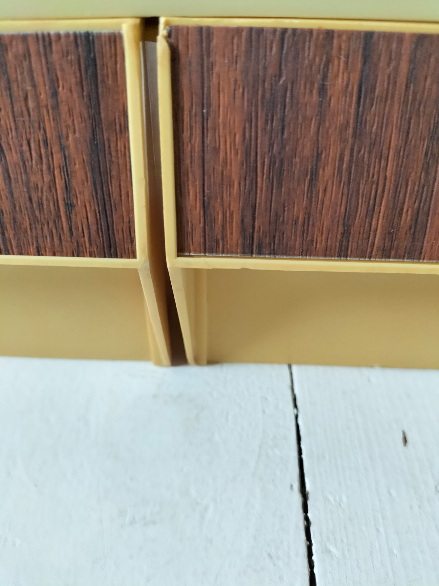 Petite armoire murale made in Holland