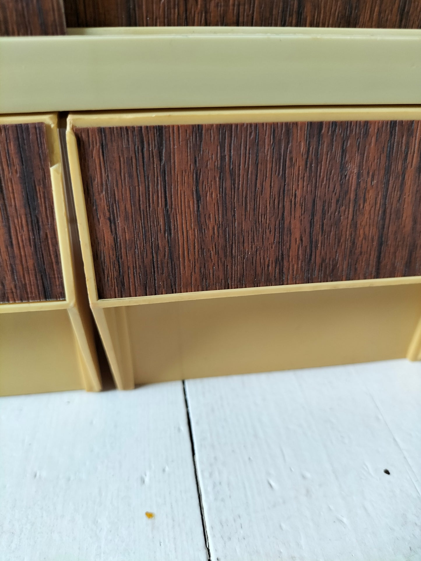Petite armoire murale made in Holland