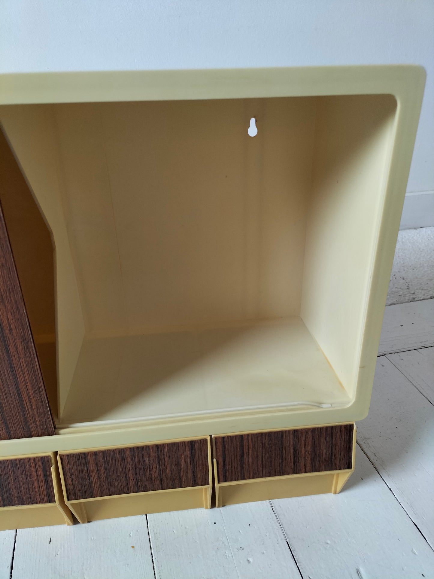 Petite armoire murale made in Holland