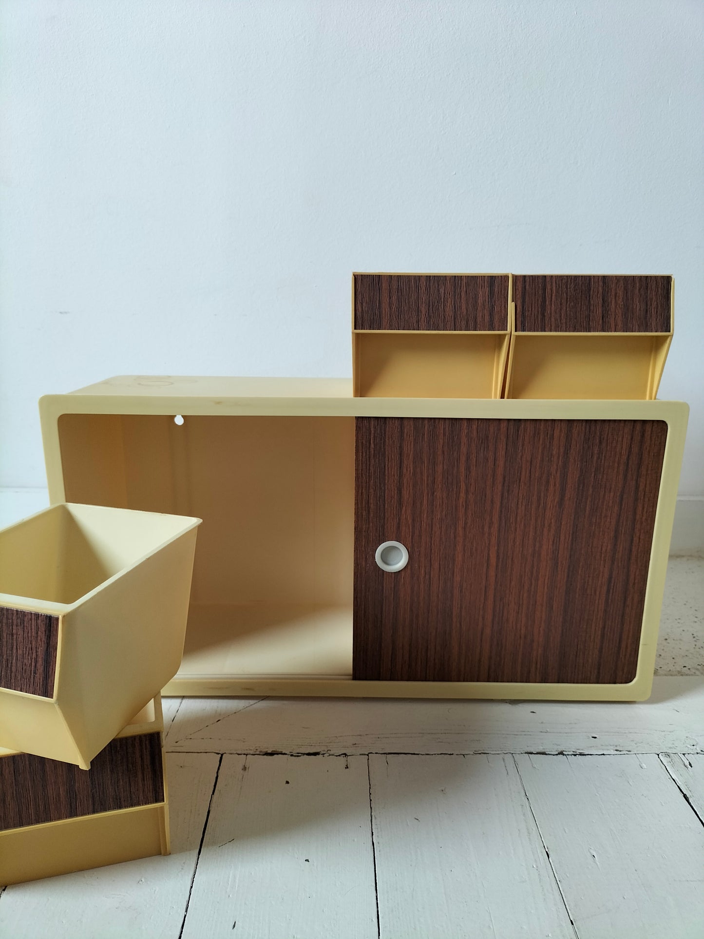 Petite armoire murale made in Holland