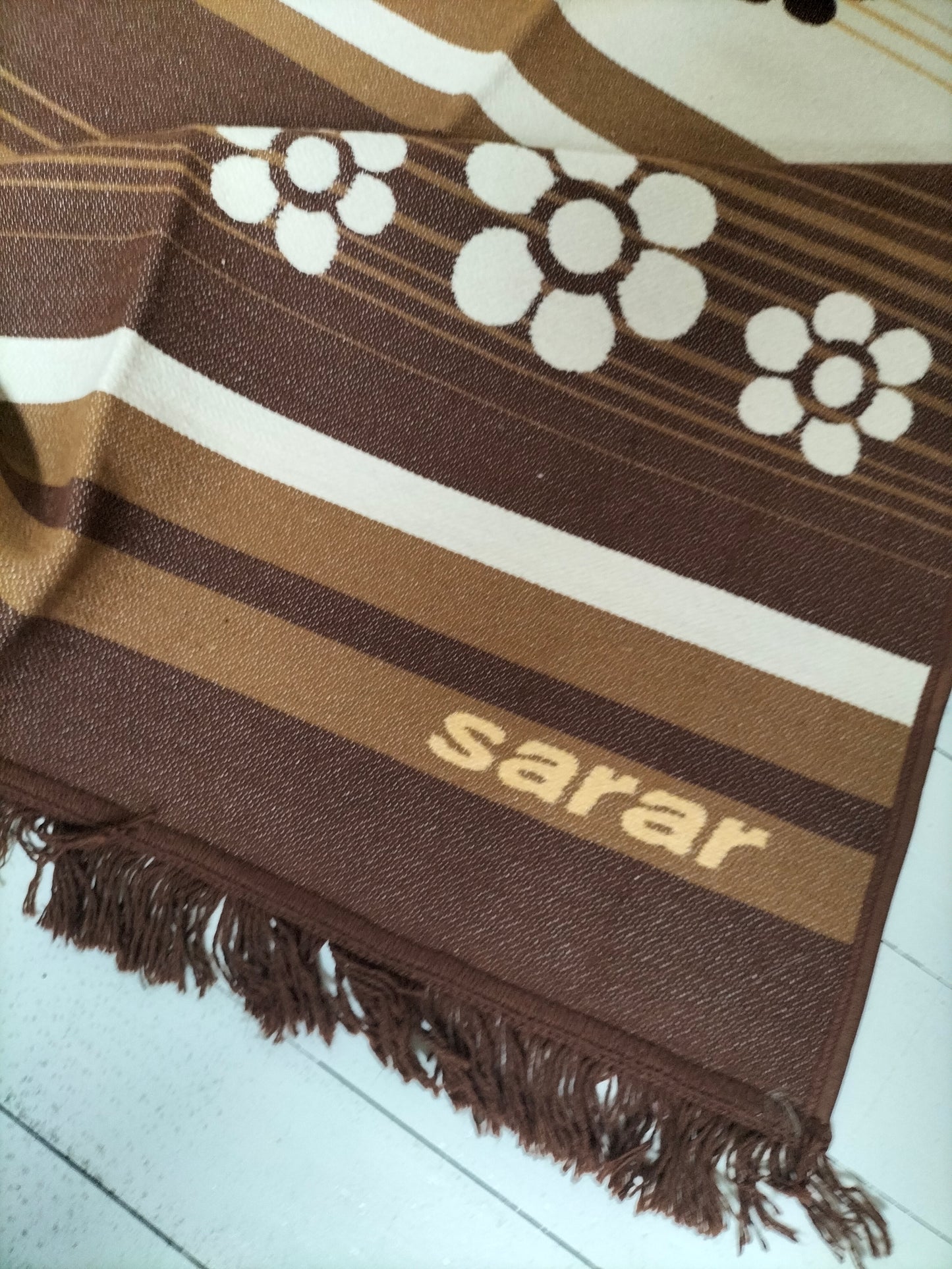 Grand tapis/ carpette décor fleuri