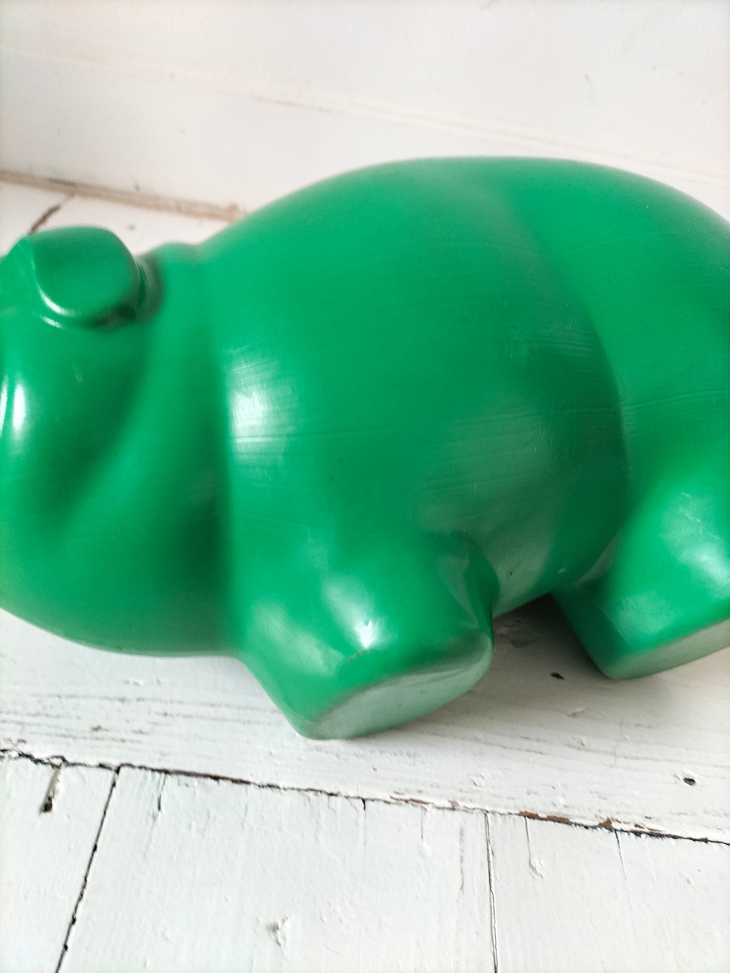 Gros cochon tirelire en plastique