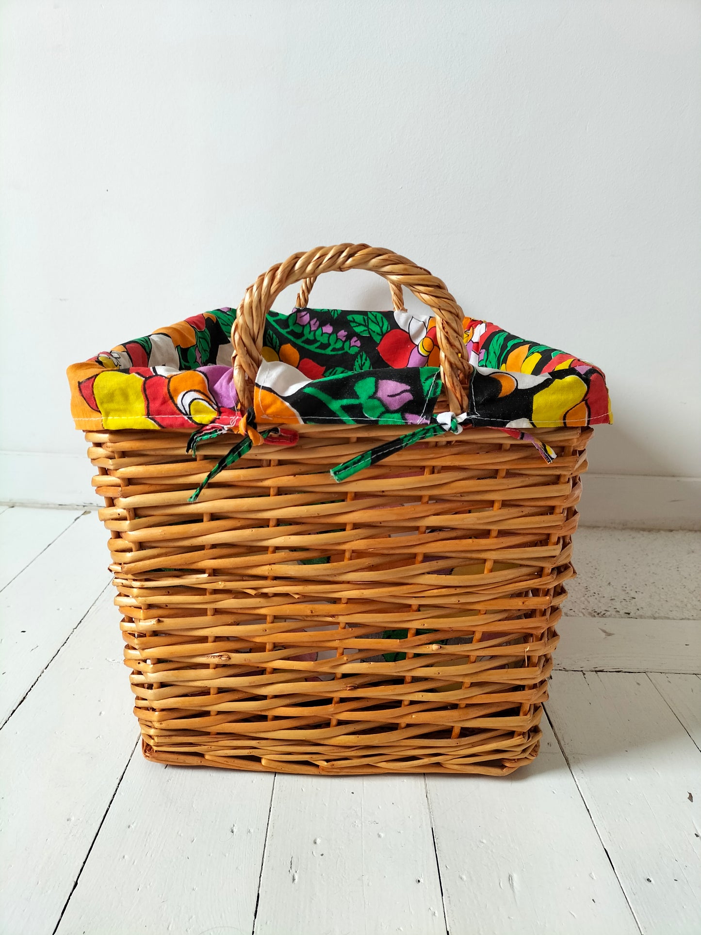 Panier en osier et tissu