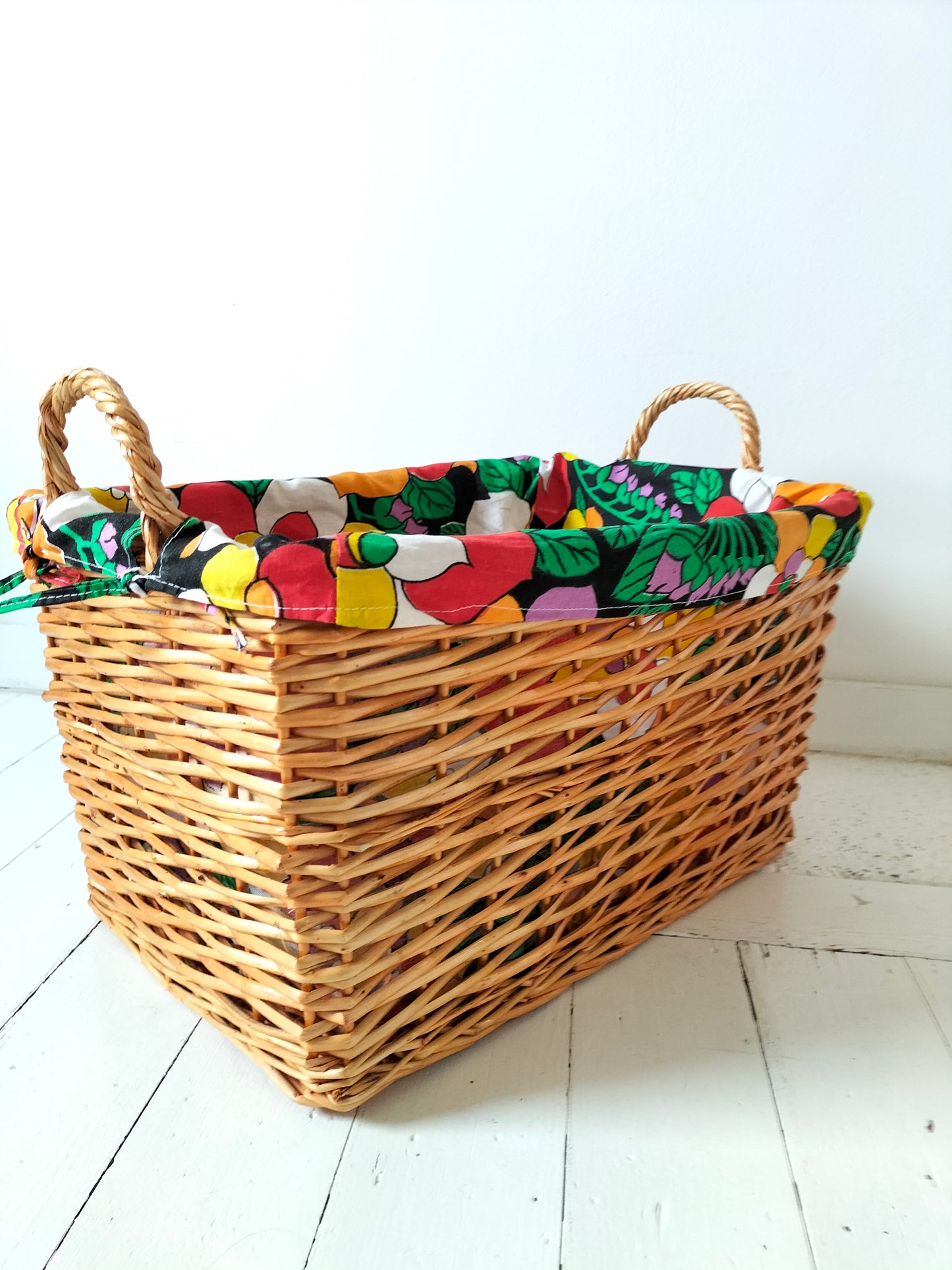 Panier en osier et tissu