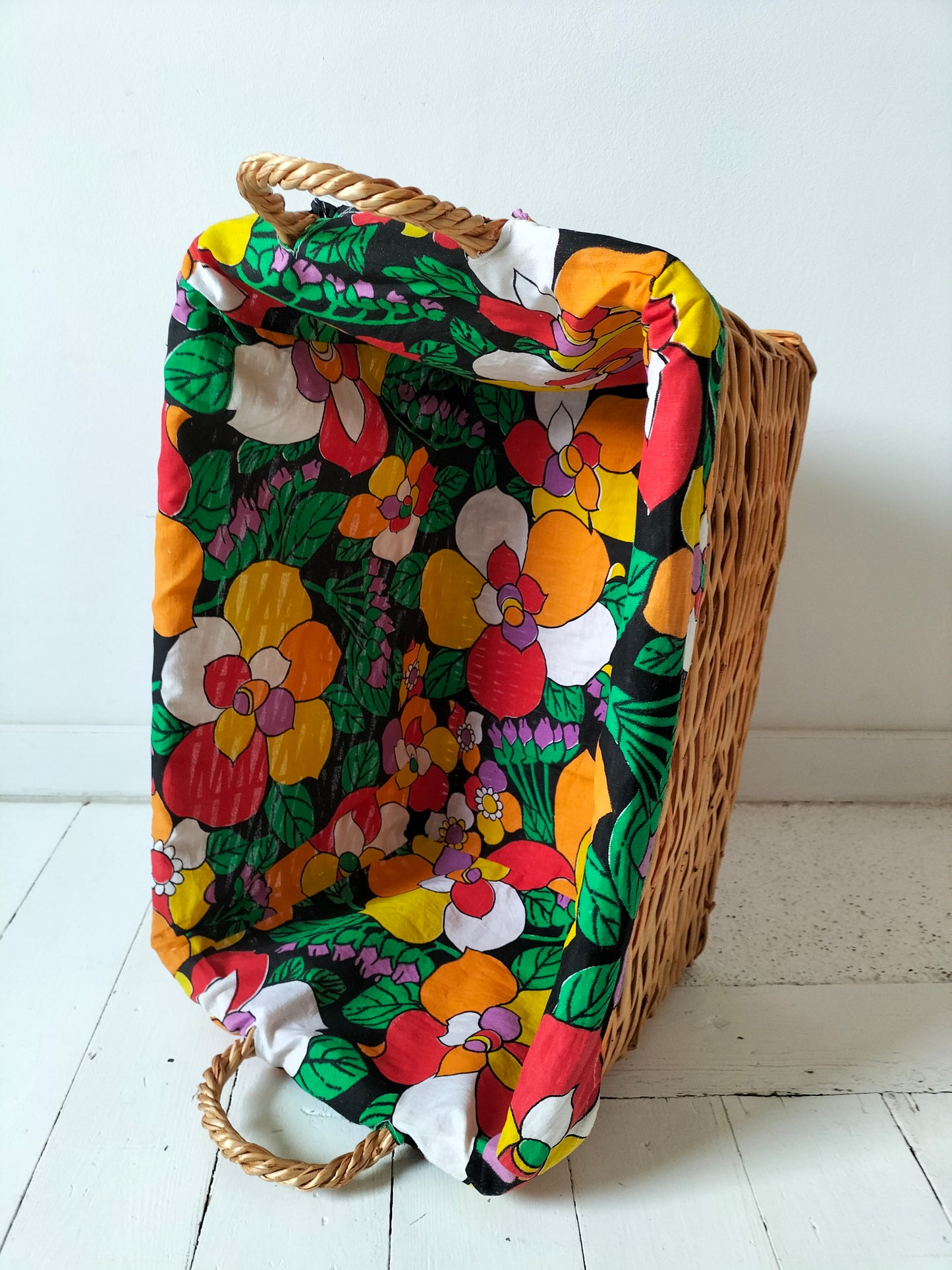 Panier en osier et tissu