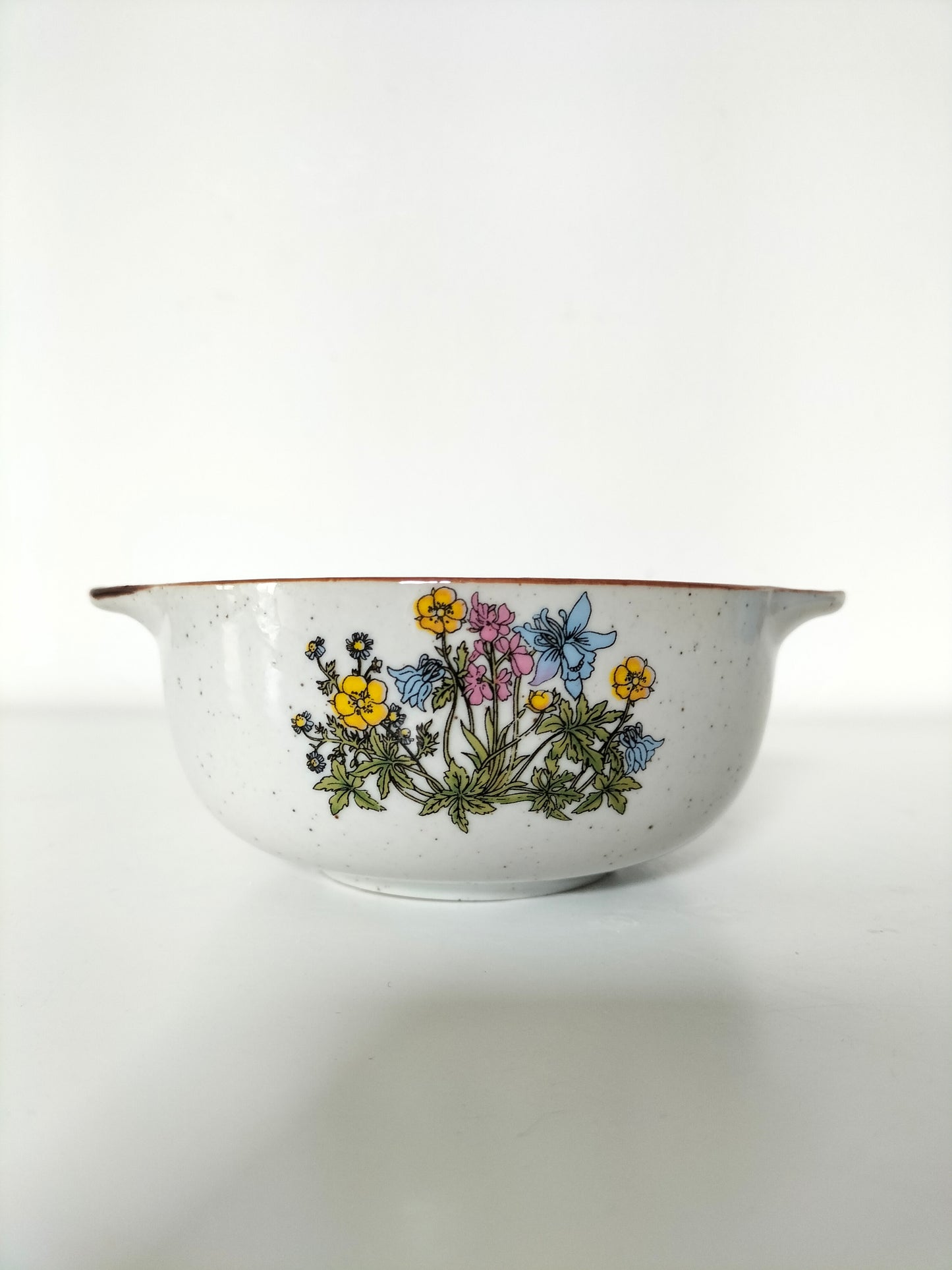 Bol à oreilles décor fleuri
