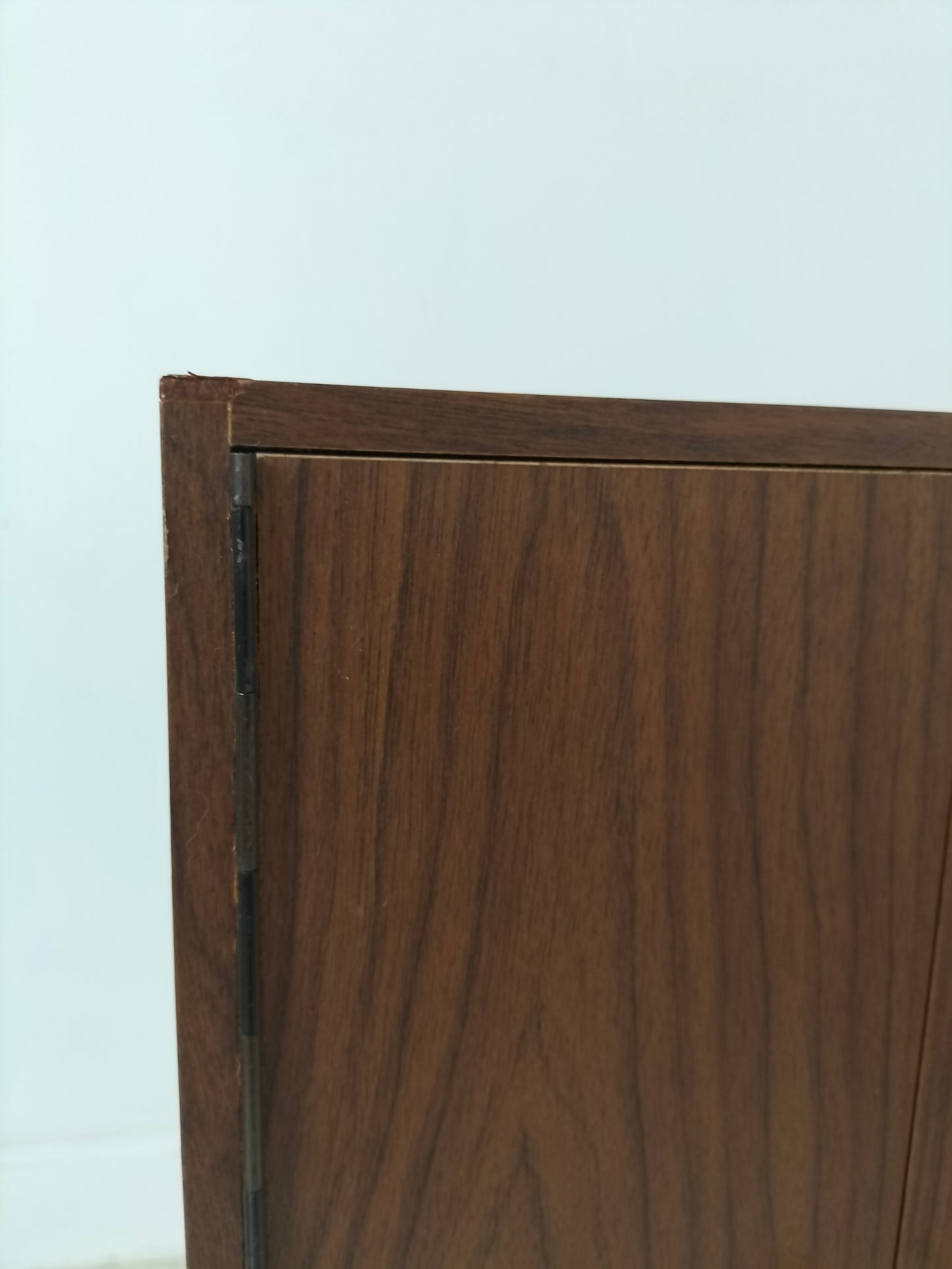 Petit meuble de poupée en formica