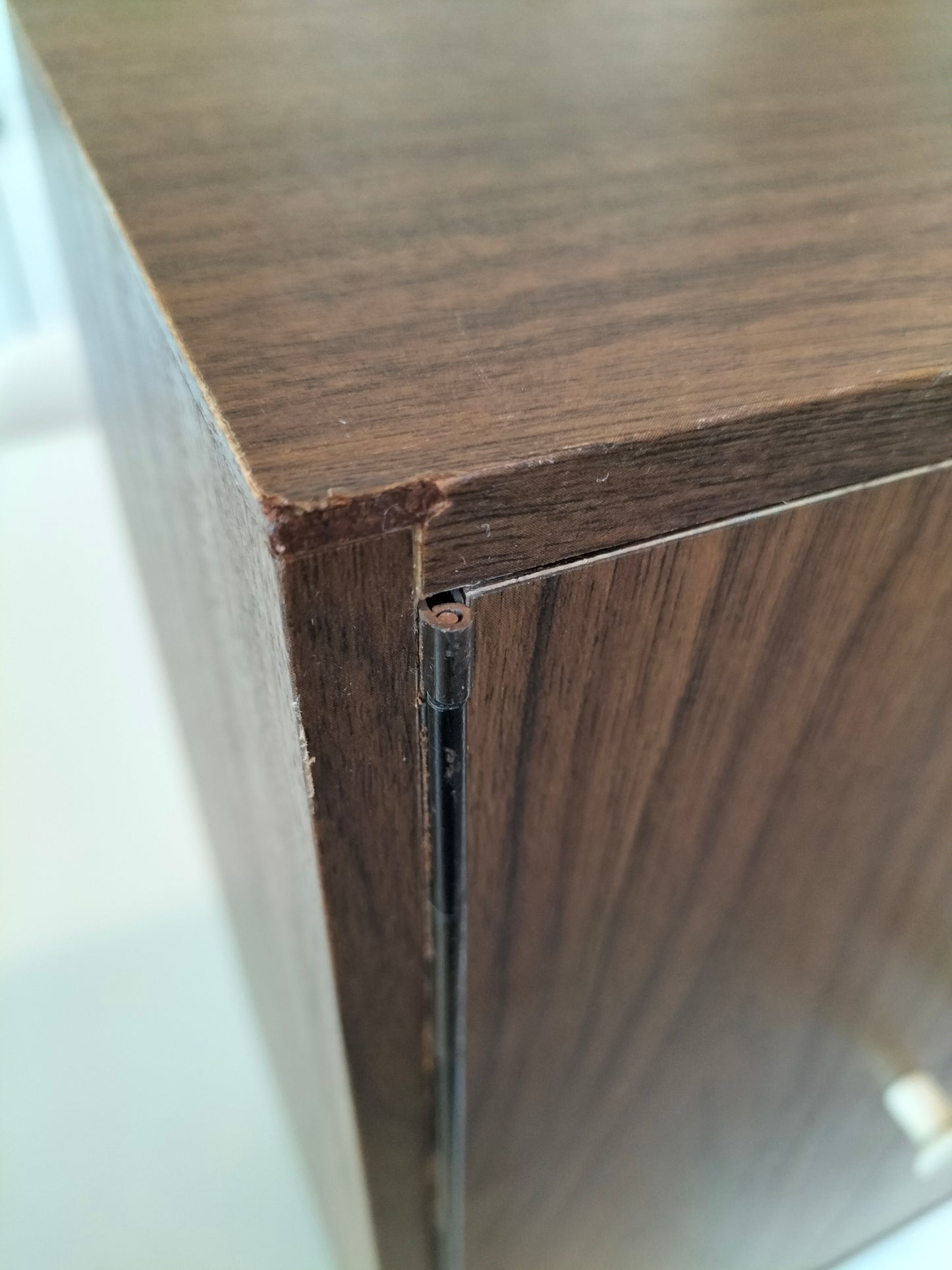 Petit meuble de poupée en formica
