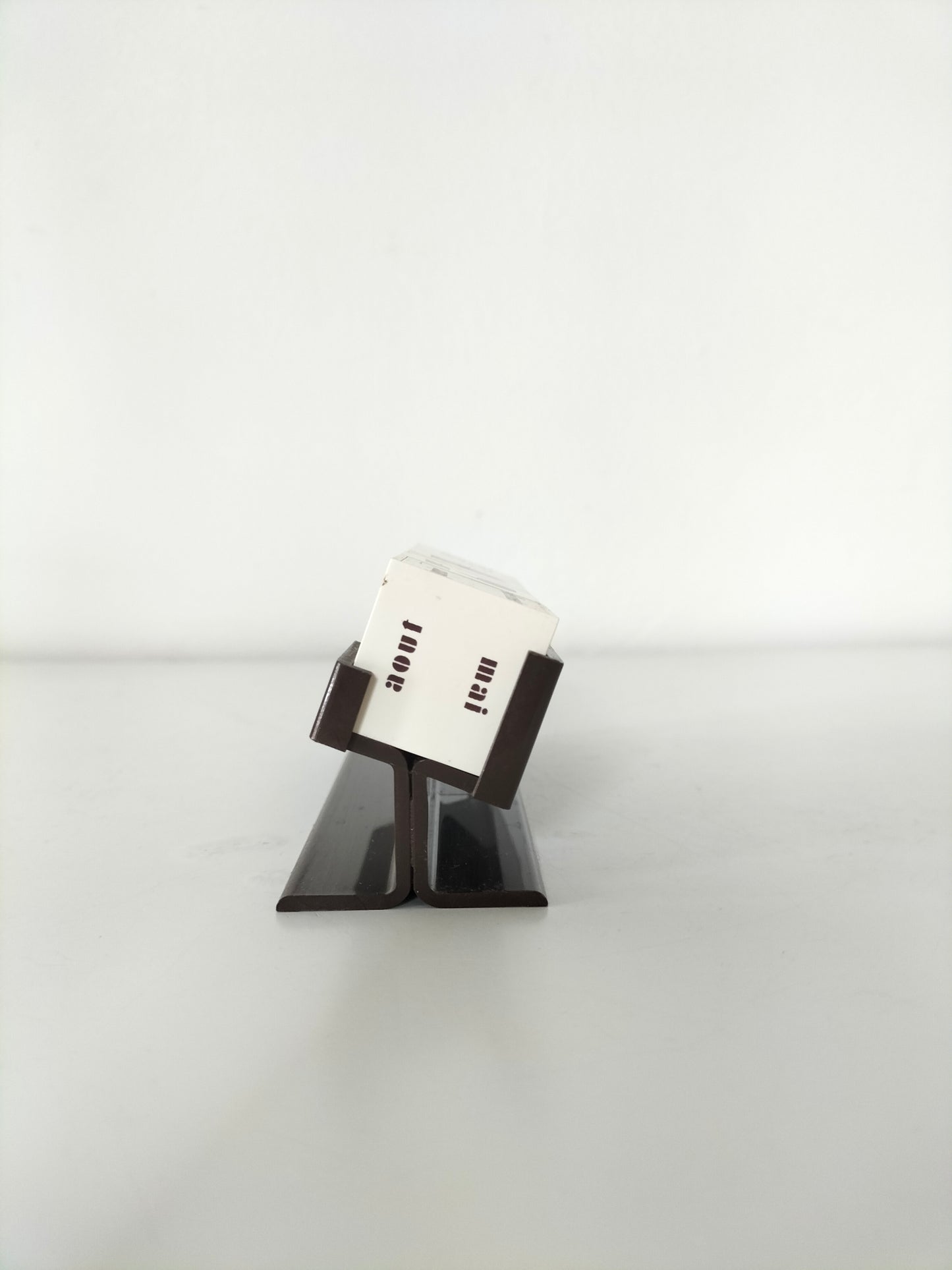 Calendrier perpétuel vintage en plastique