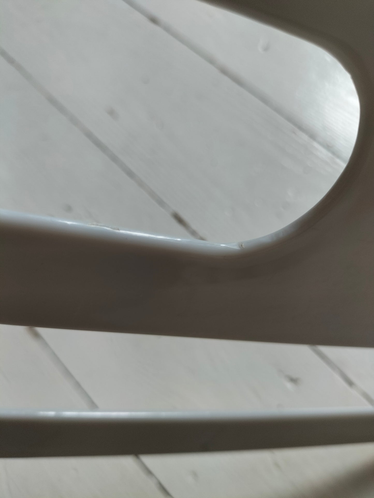 Cintre en plastique Ingo Maurer pour Flair (gris clair)