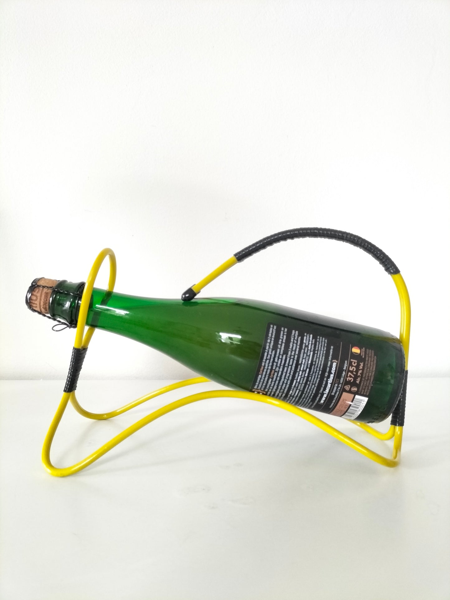 Porte-bouteille métal et scoubidou