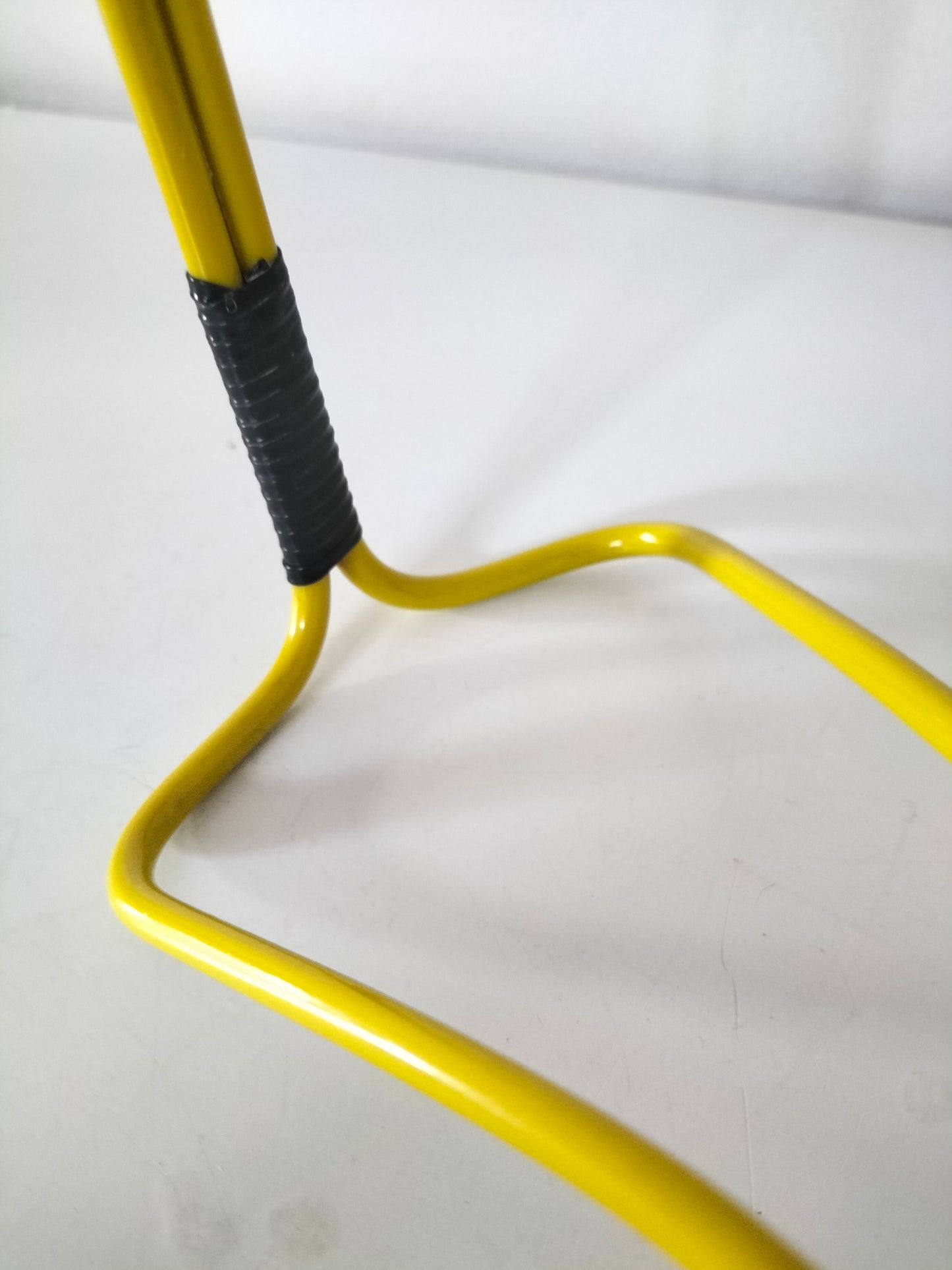 Porte-bouteille métal et scoubidou