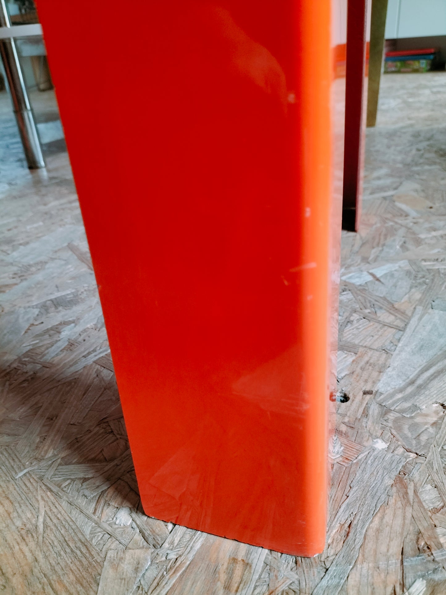 Bureau enfant/ table d'appoint en fibre de verre inspi Marc Berthier/ Patrick Gingembre