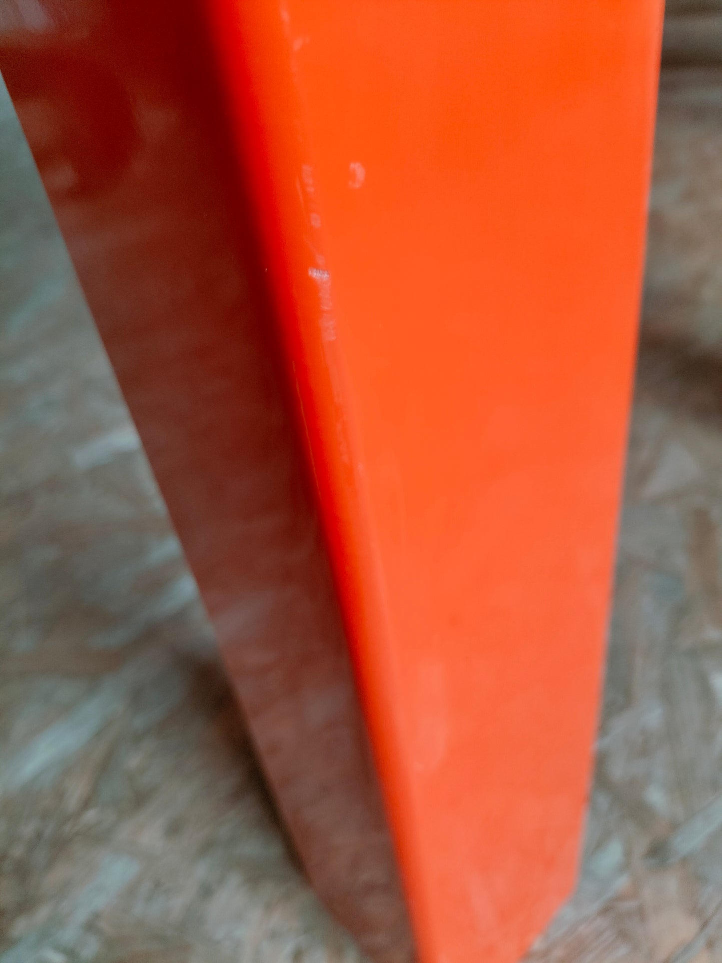 Bureau enfant/ table d'appoint en fibre de verre inspi Marc Berthier/ Patrick Gingembre