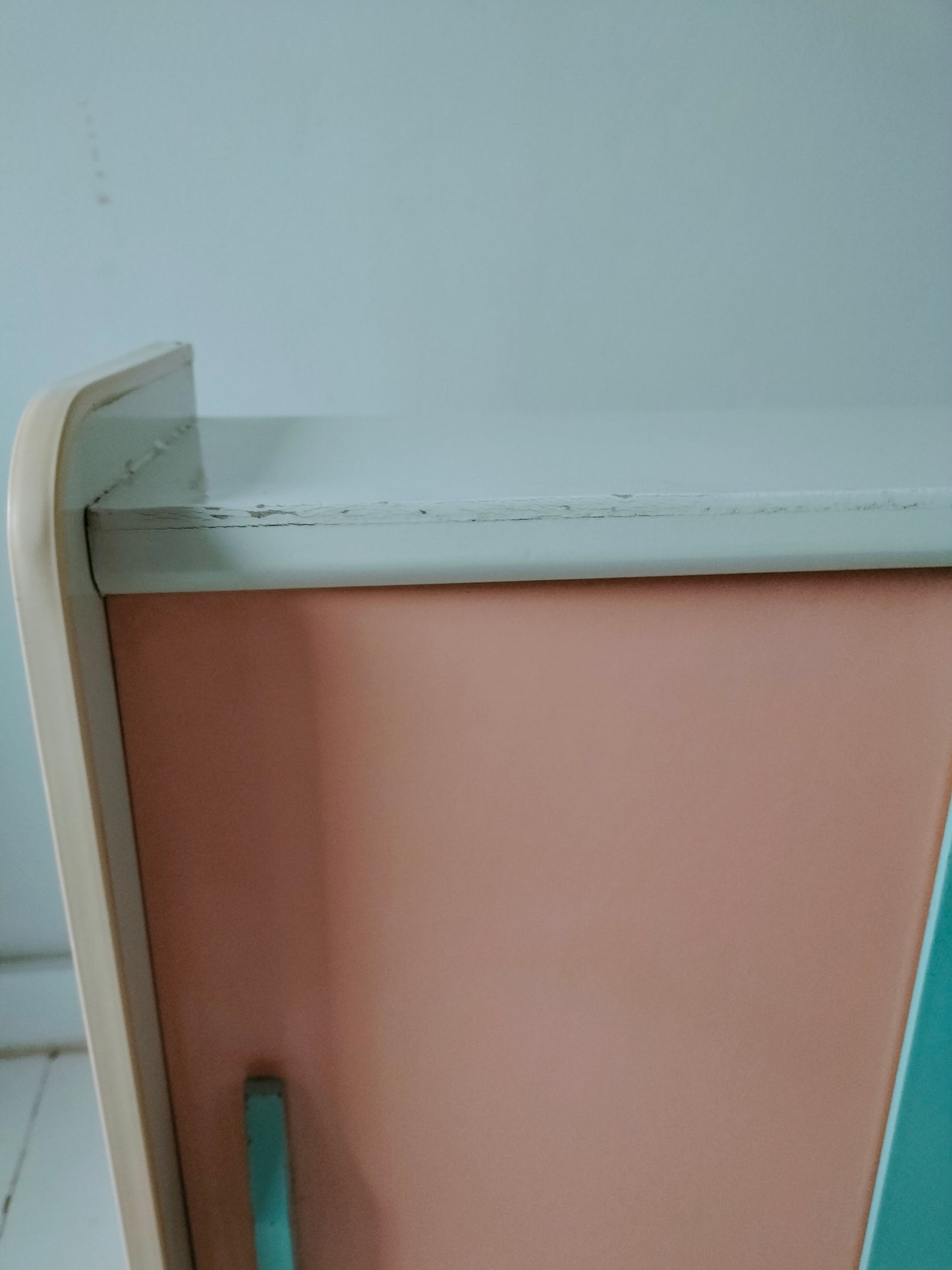 Garde-robe/ armoire/ meuble de poupée en bois 50-60's