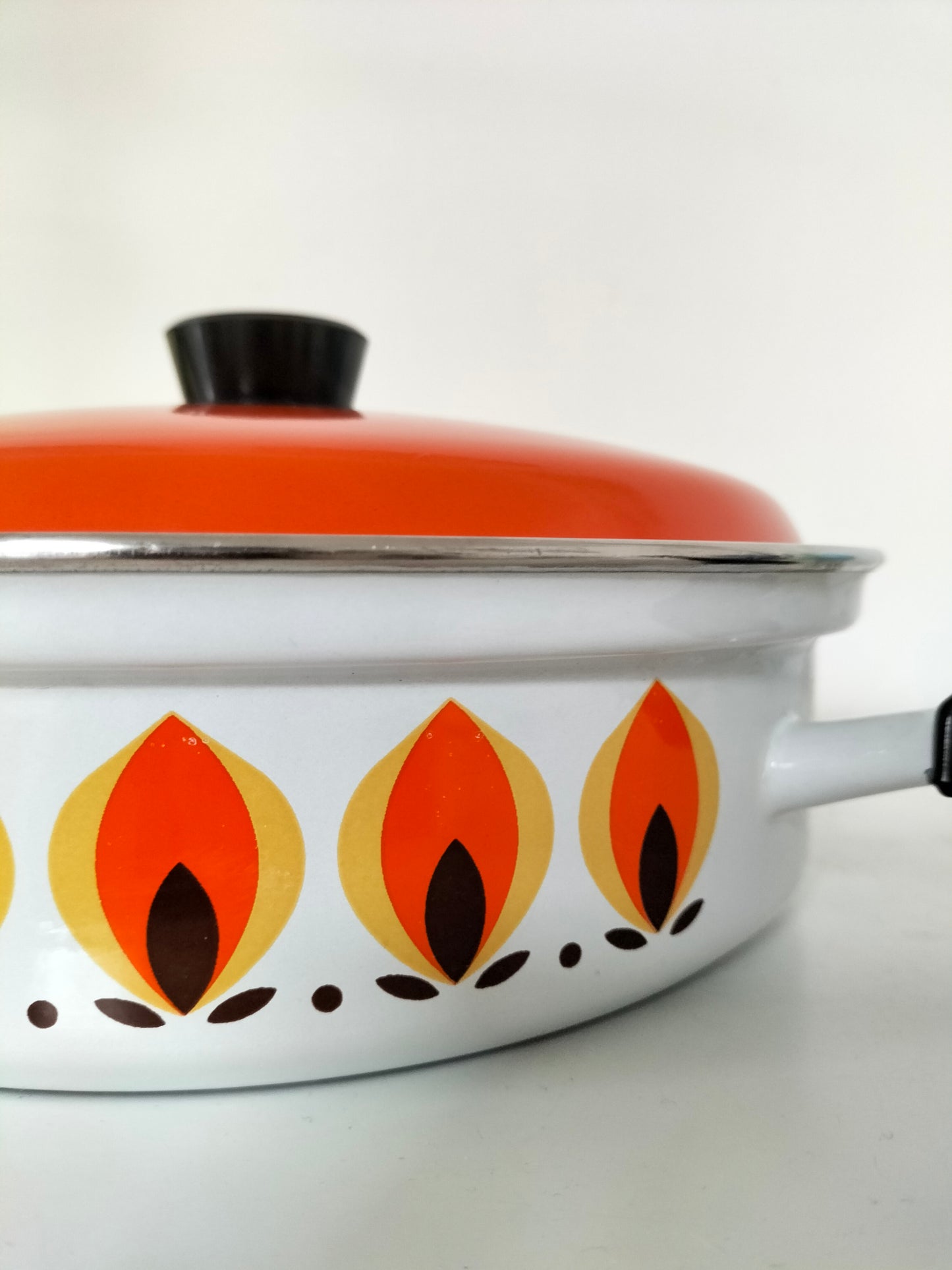 Casserole/ poêle/ sauteuse émaillée