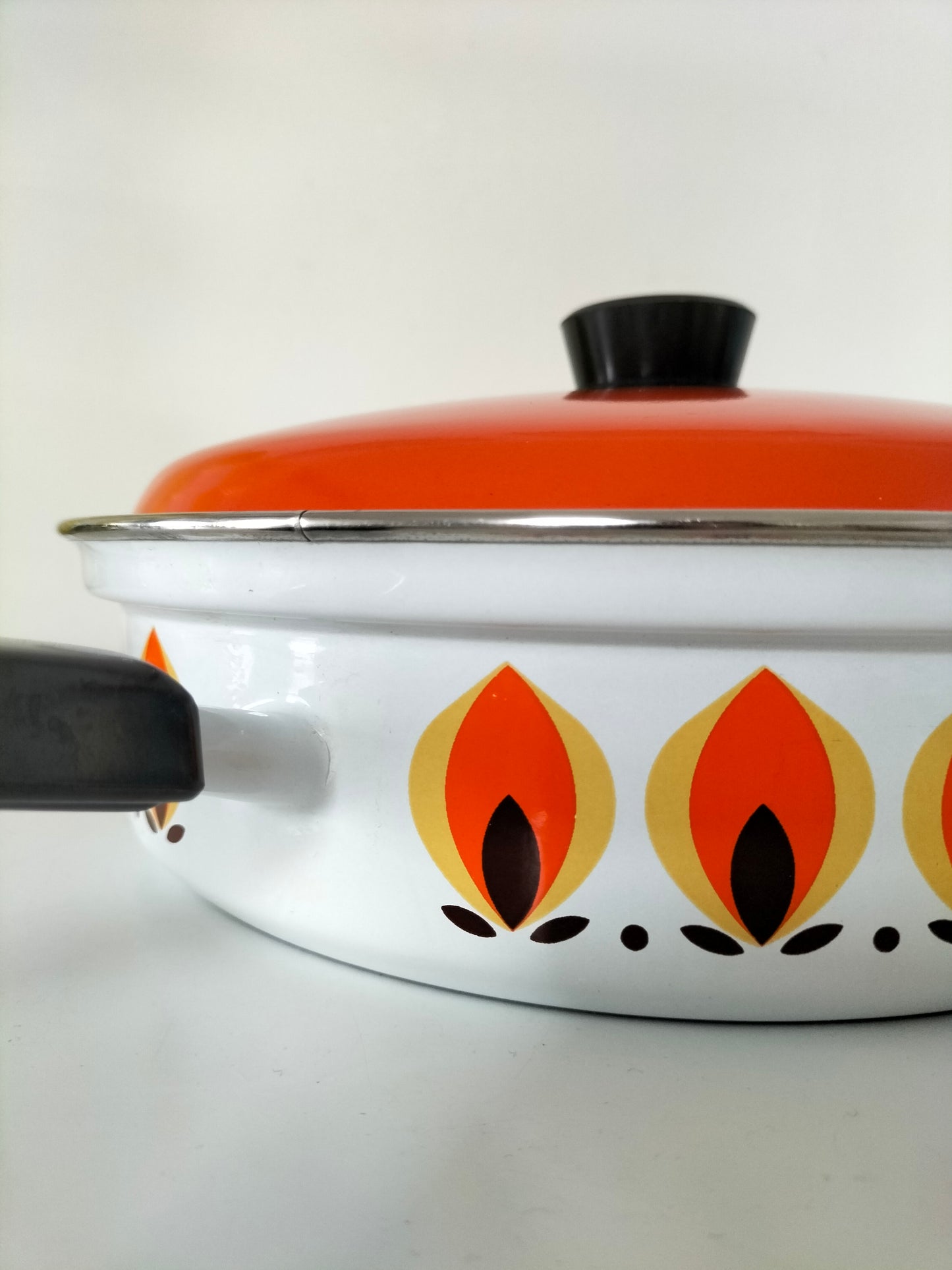 Casserole/ poêle/ sauteuse émaillée