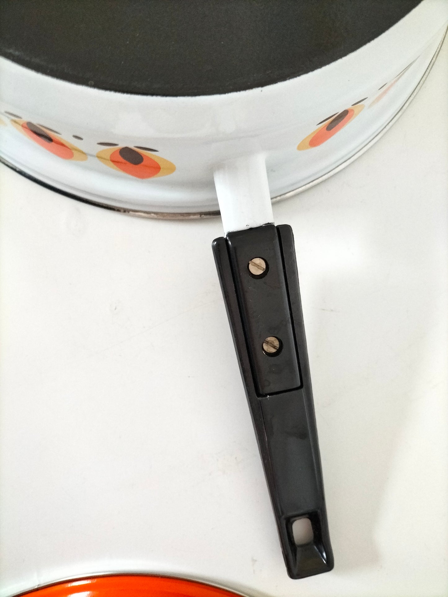 Casserole/ poêle/ sauteuse émaillée