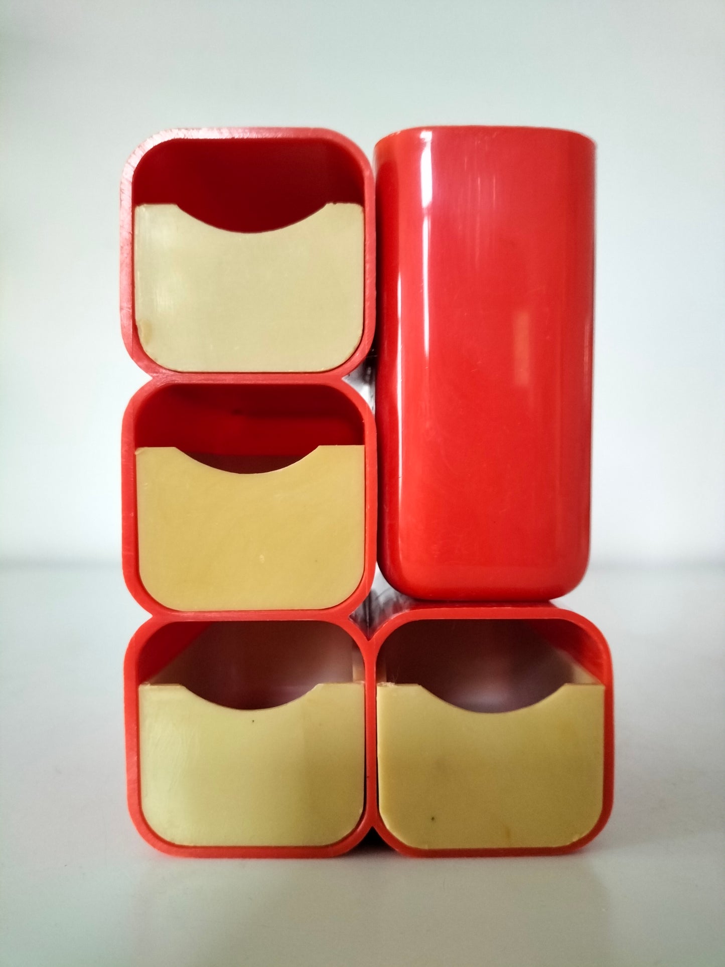 Organisateur de bureau en plastique made in Hong-Kong