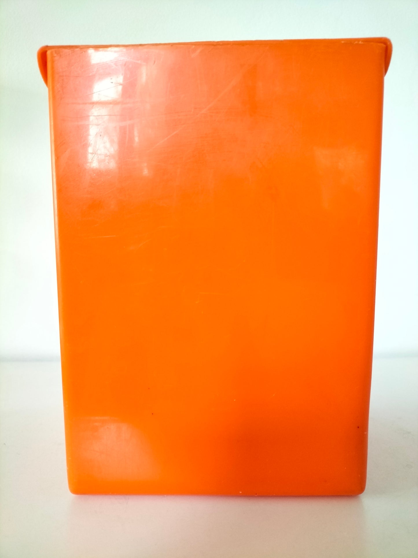 Petite poubelle en plastique
