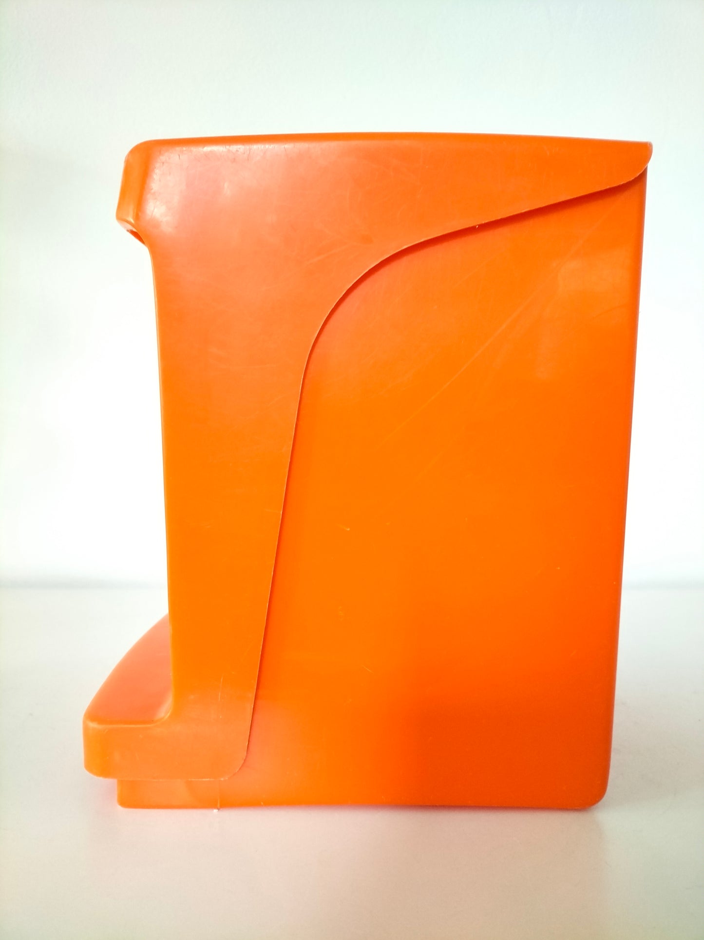 Petite poubelle en plastique