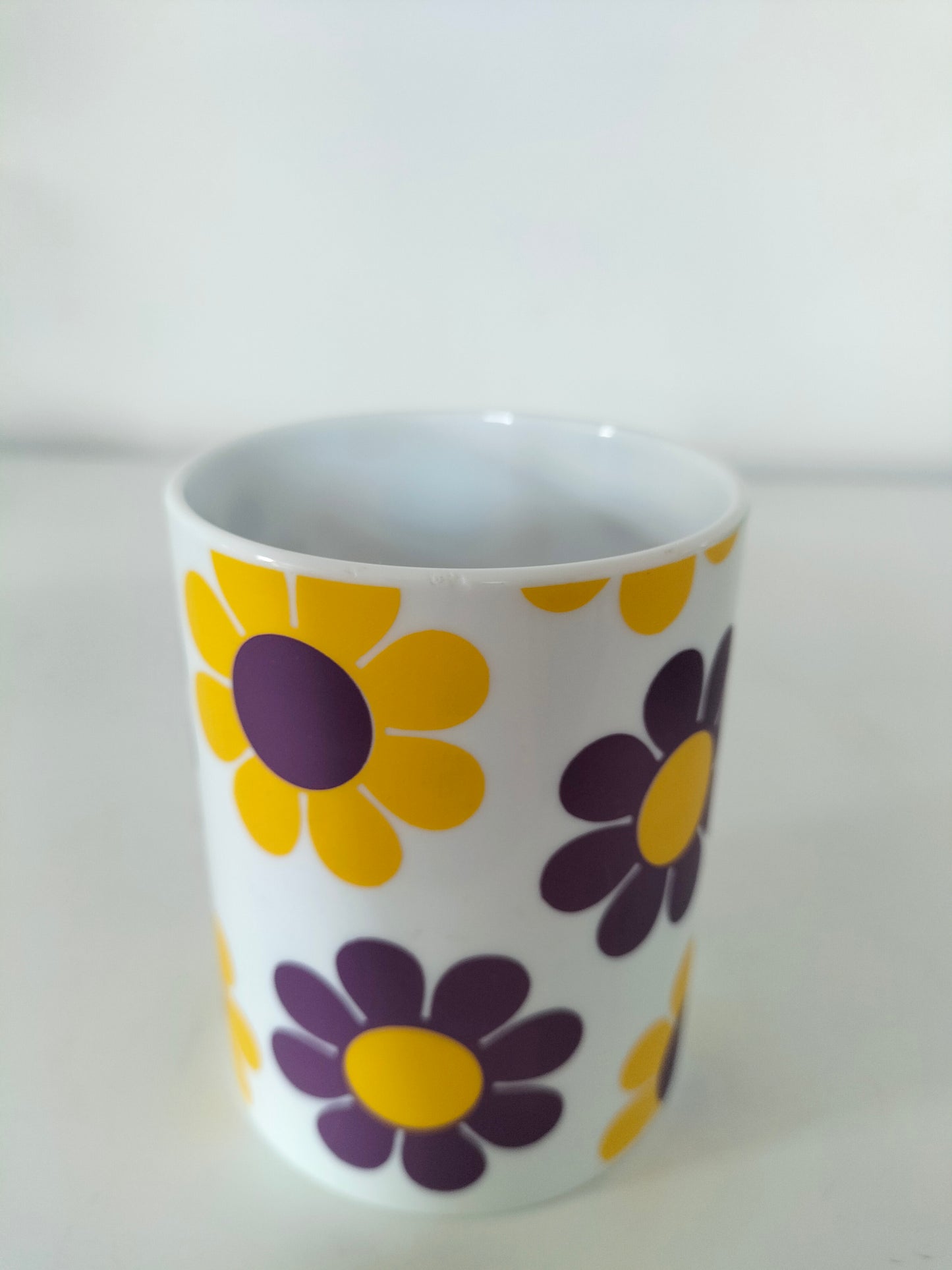 Gobelet décor fleurs