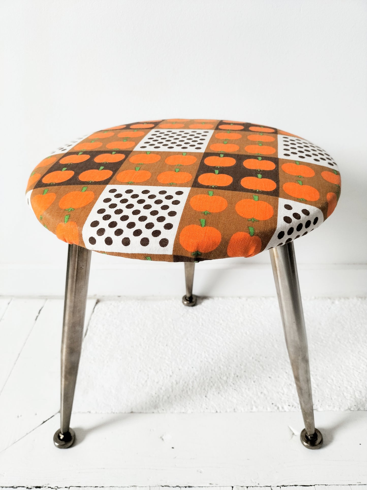 Tabouret tripode