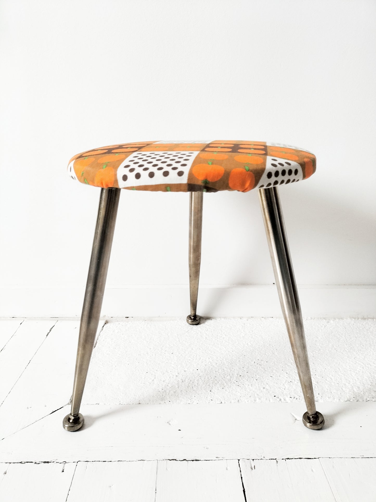 Tabouret tripode